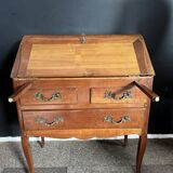 Slope desk / hump desk