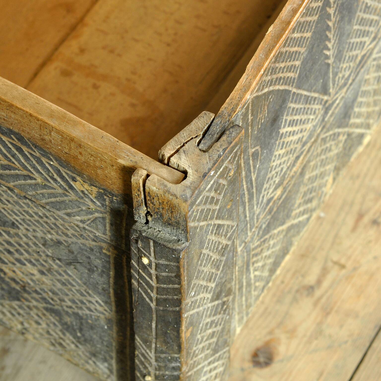 Antique beech shepherd's chest, 1820s