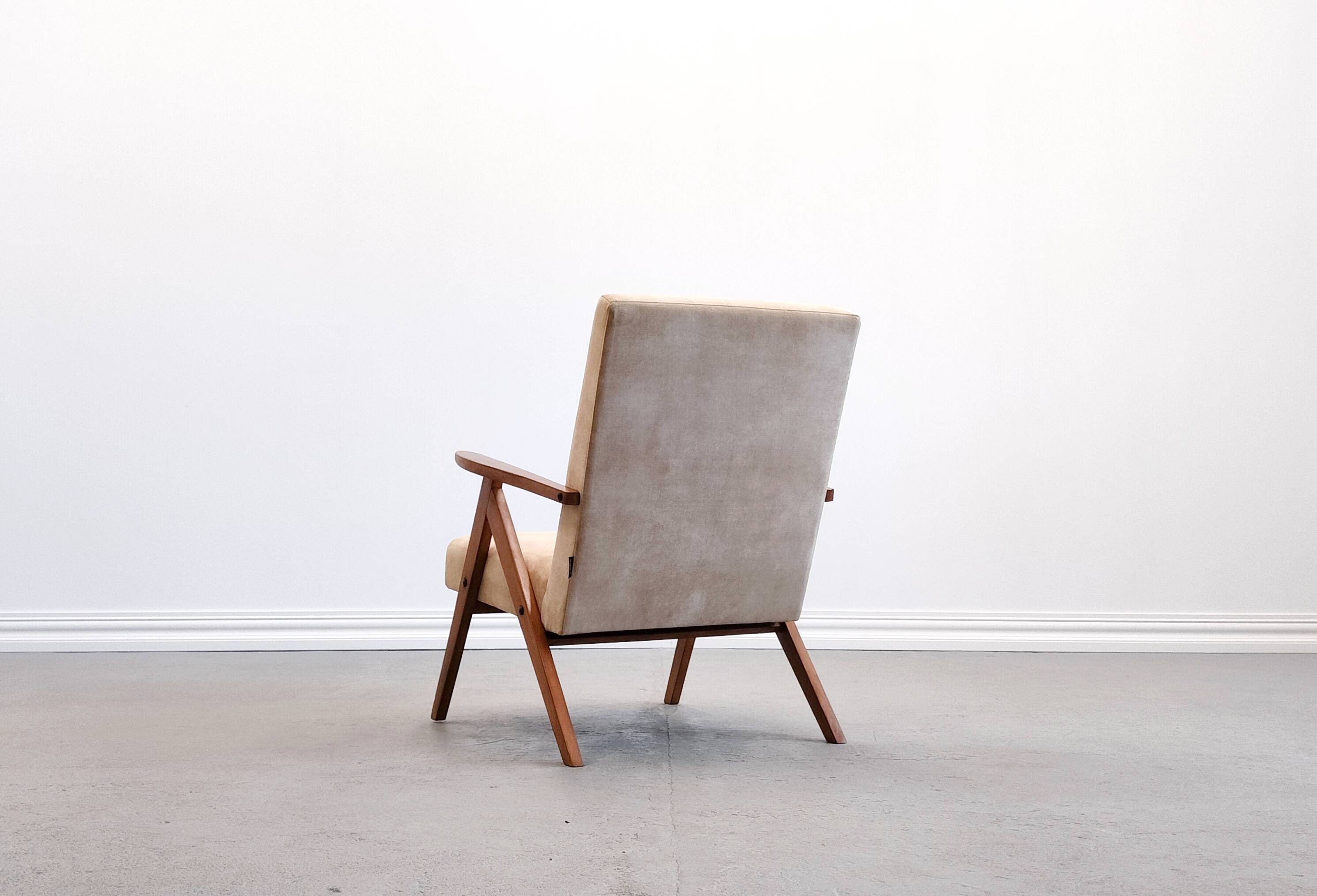 1960 Mid Century Easy Chair Model B 310 Var in Beige Velvet