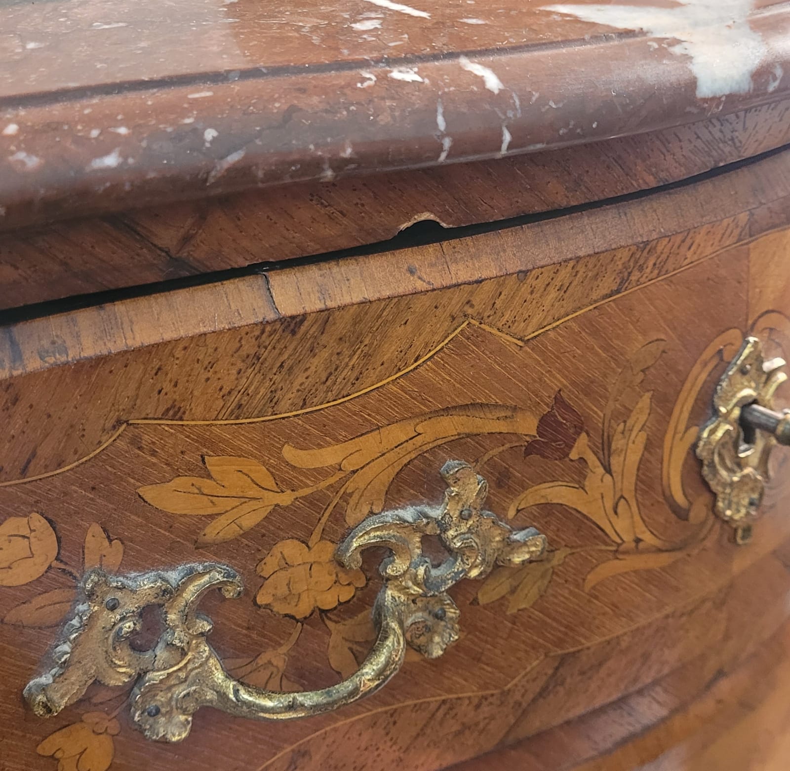 Commode style Louis xv bois et marbre