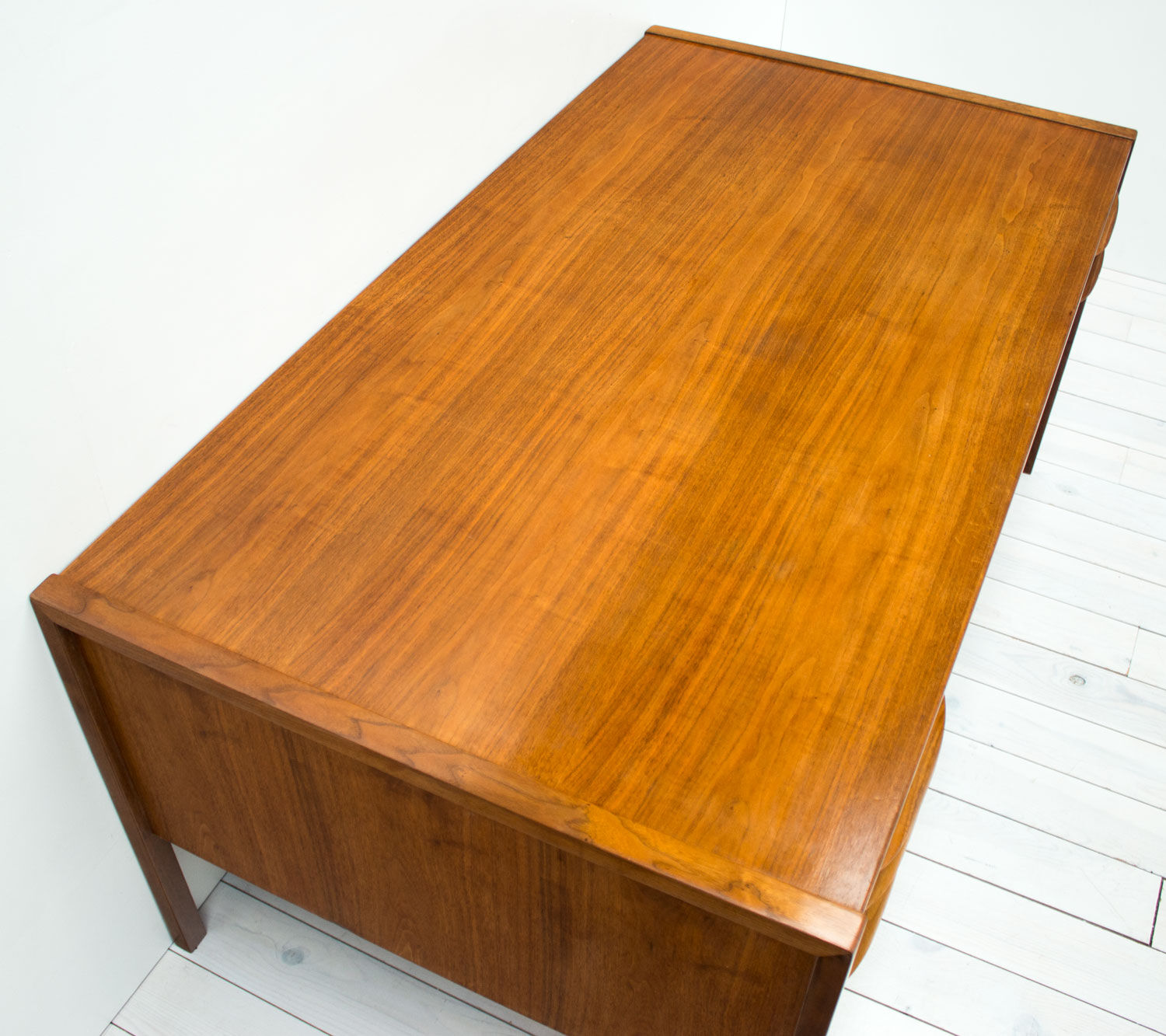 1960s American walnut desk by Jens Risom