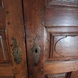18th-century wardrobe, in walnut, minimalist style.