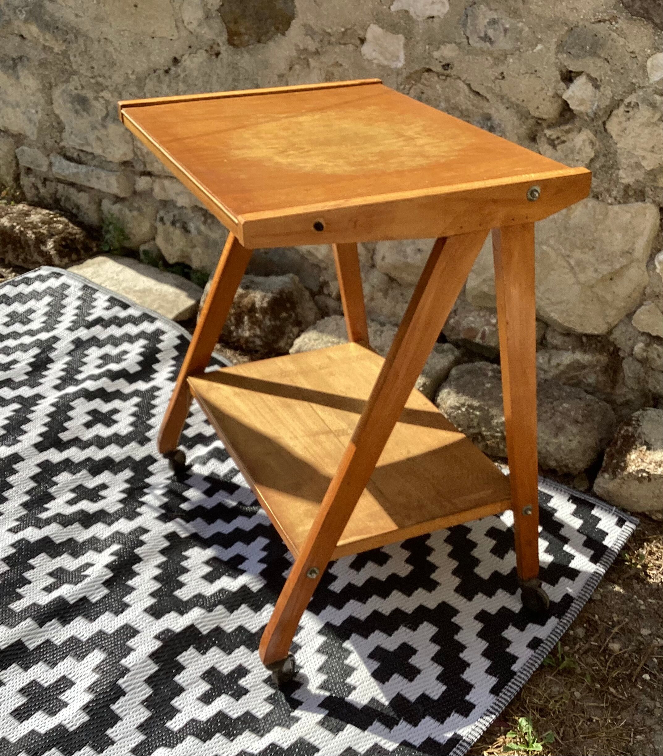 Side table compass foot