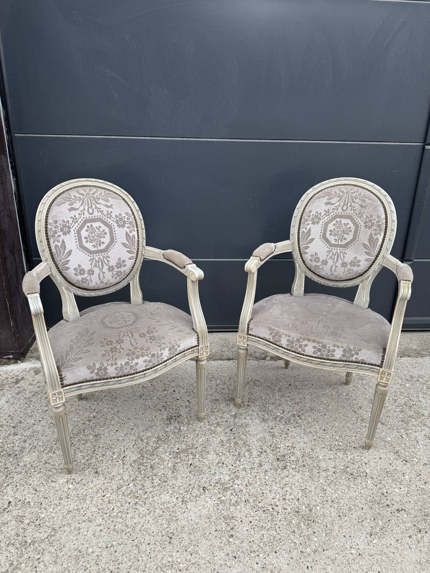 Pair of cabriole medallion armchairs in Louis XVI style