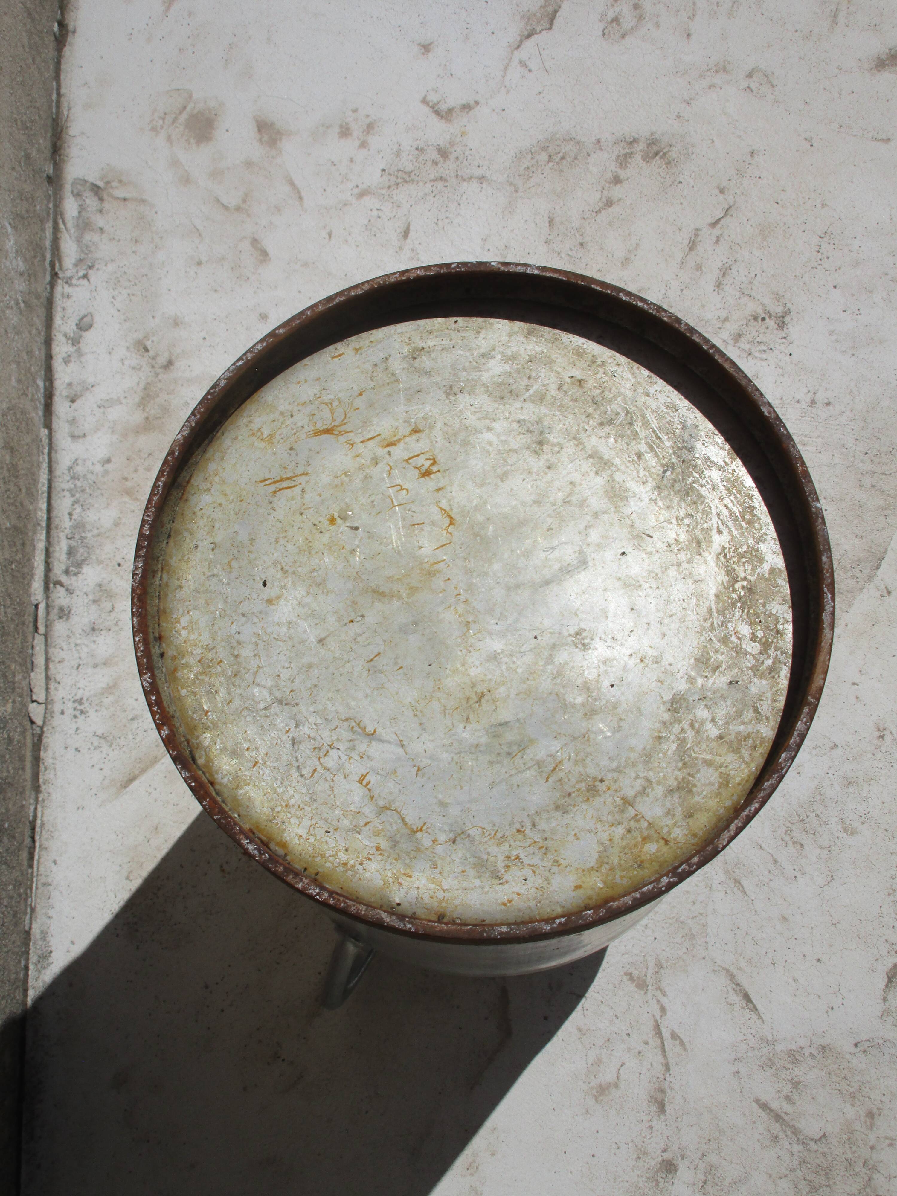 Pot a milk large model iron base