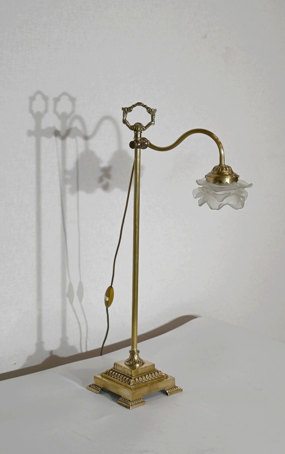 Tulip lamp in glass and bronze, adjustable, art deco 1920