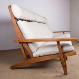 Large Danish Sofa in solid oak and fabric, model GE375 by Hans Wegner for Getama 1960.