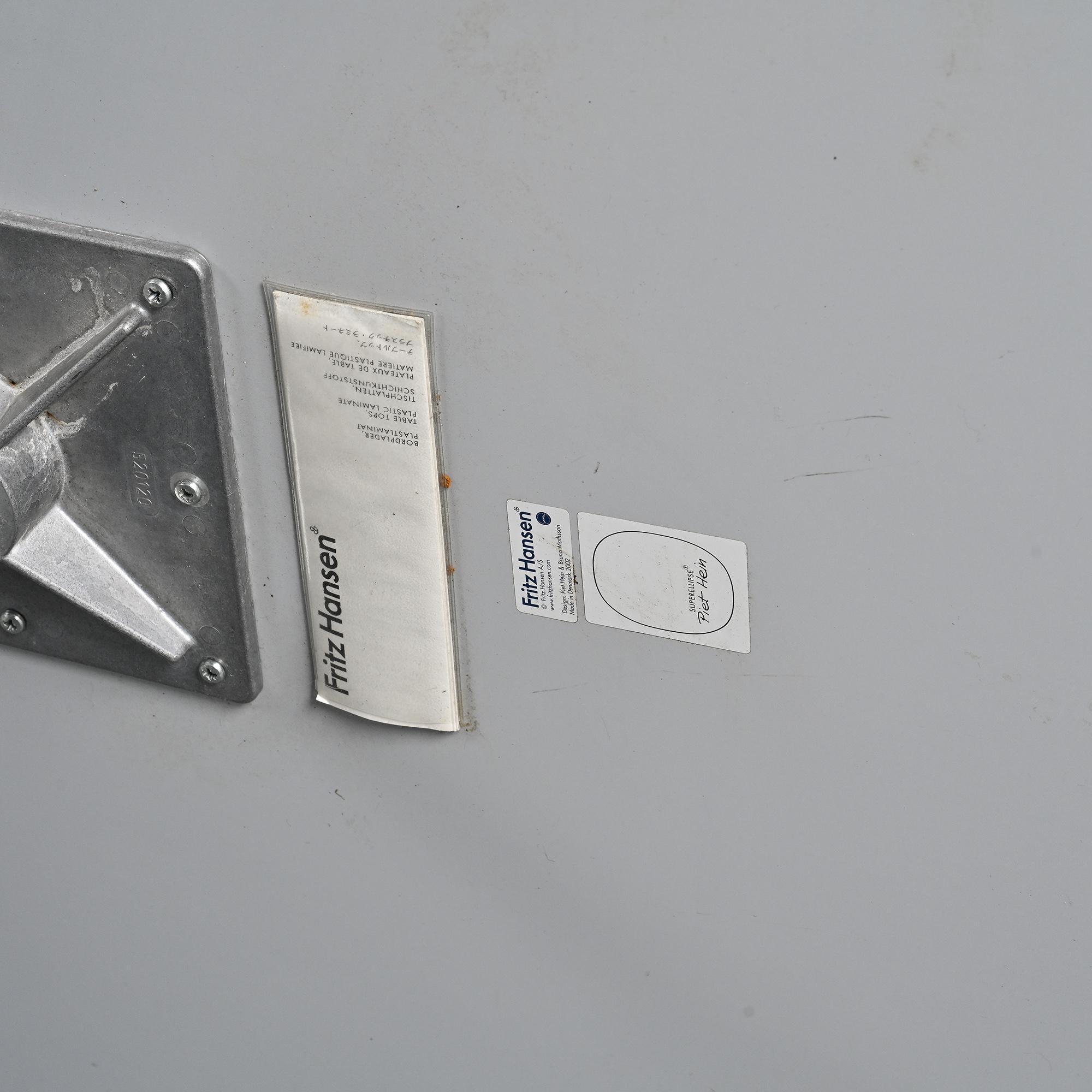 Coffee table by Arne Jacobsen, Fritz Hansen, circa 1970.