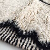 Moroccan Berber carpet Beni Ouarain unbleached with black diamonds and engraved border 207x130cm