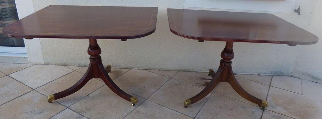 Mahogany top table inlaid with light wood nets and brass toes