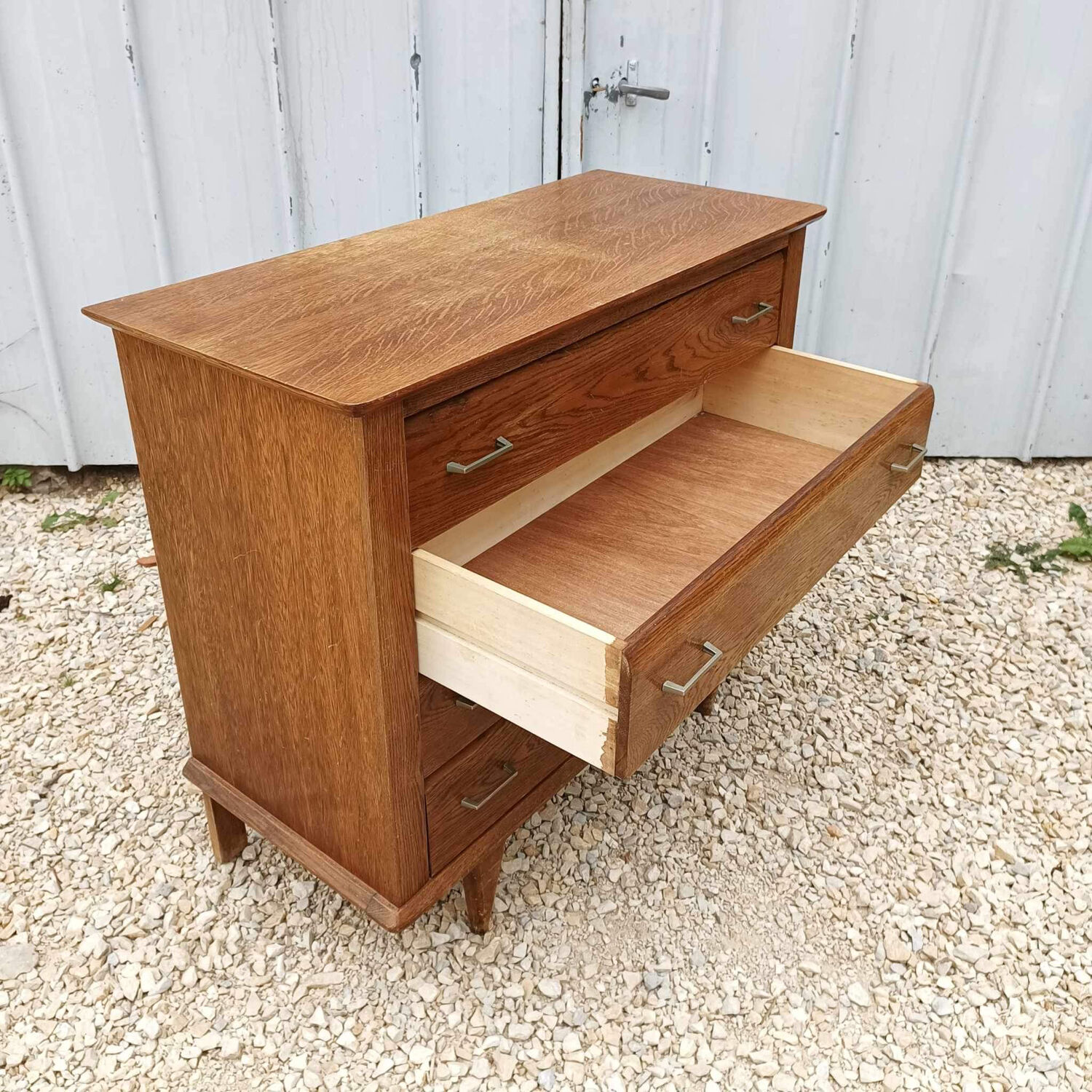 Chest of drawers