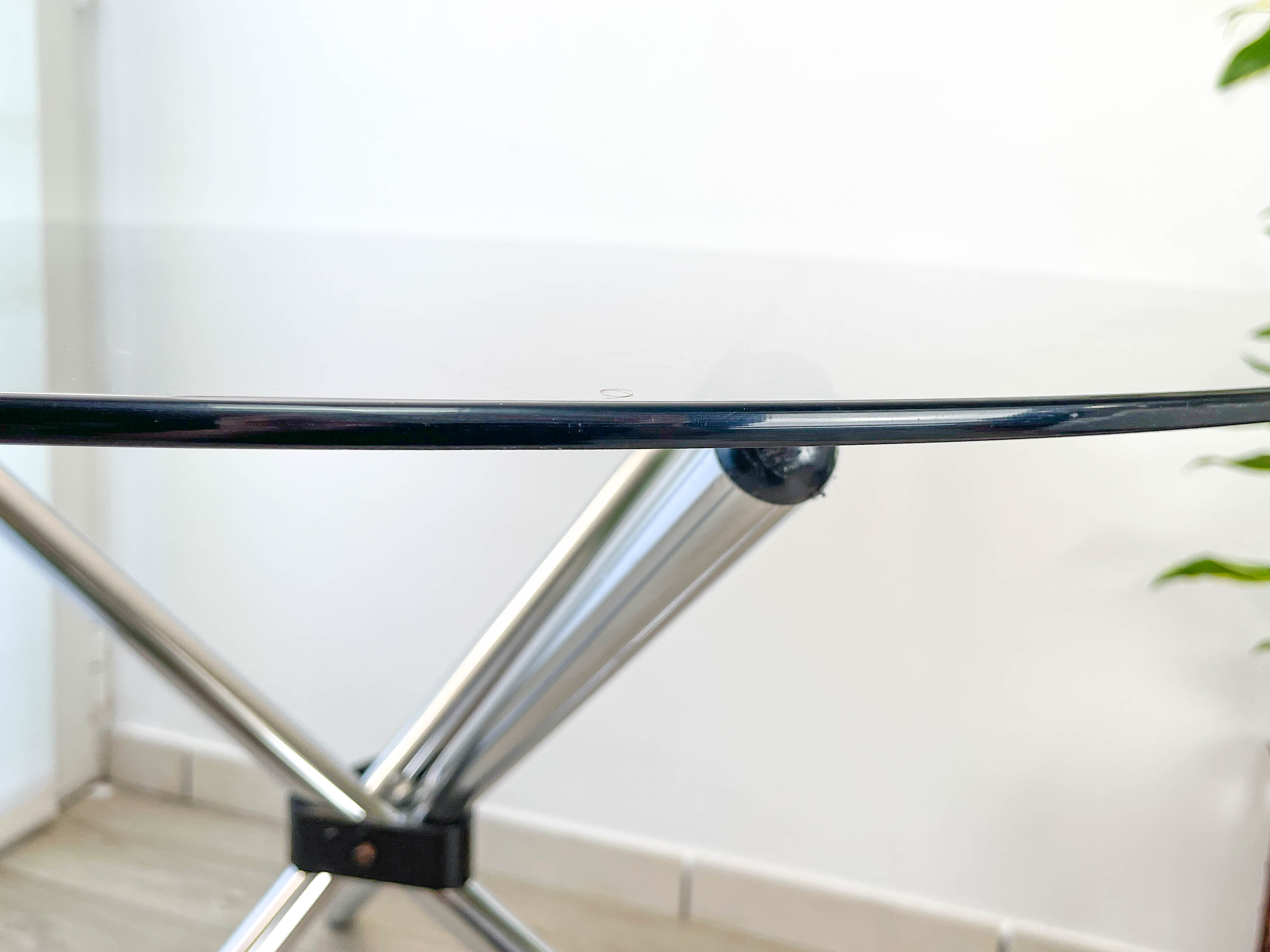 Round tripod table in smoked glass Roche Bobois 70