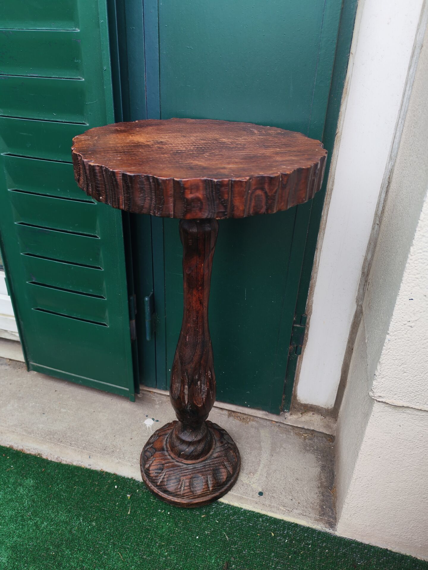 Table d'appoint style colonial espagnole vintage 