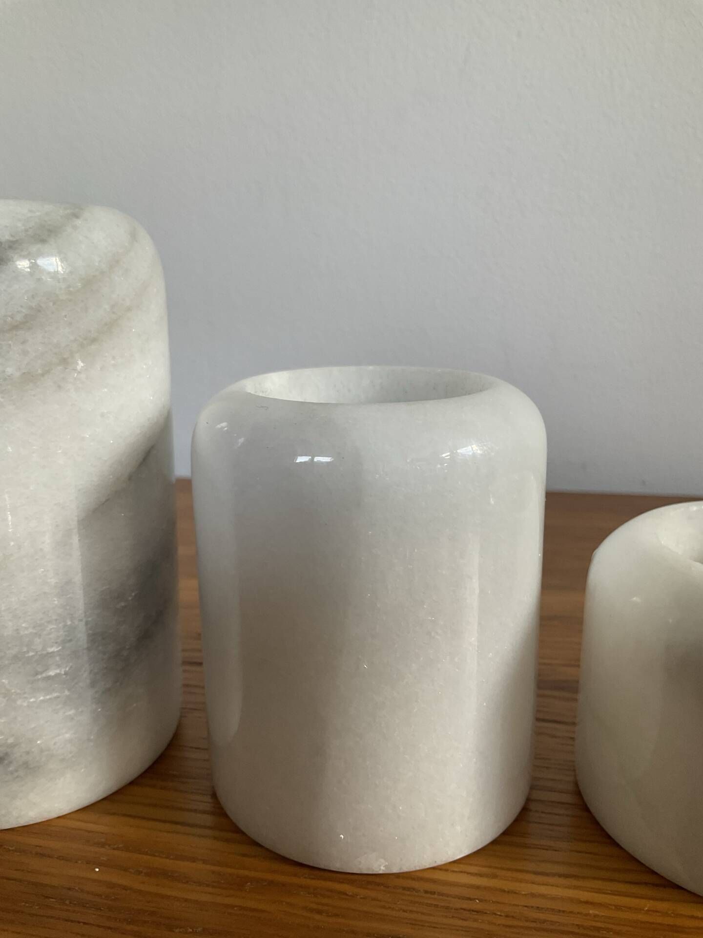 Trio de bougeoirs rouleaux vintage en marbre blanc