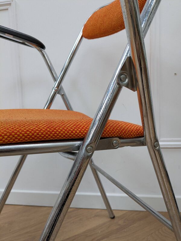 Chaise orange pliable