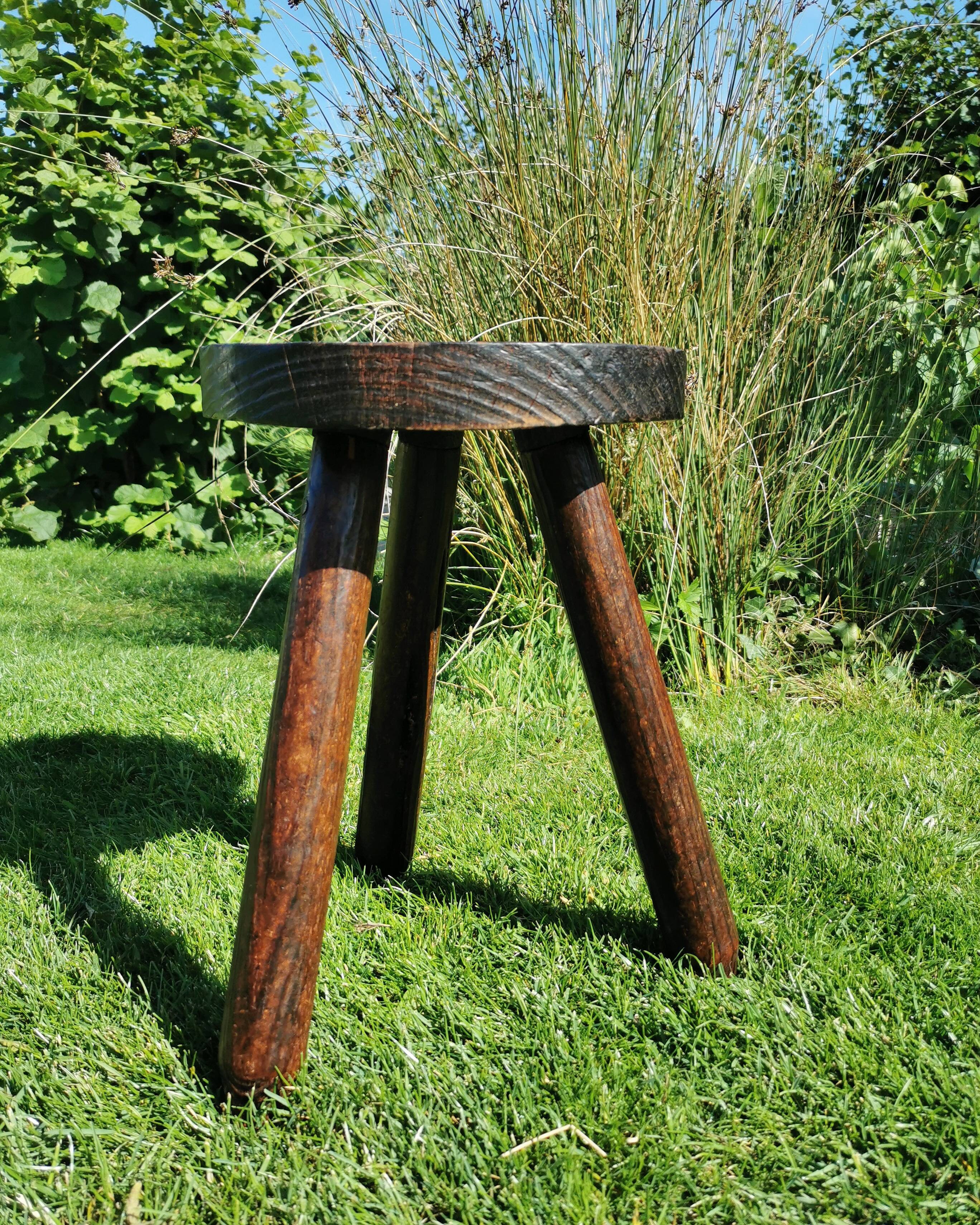 Tripod stool