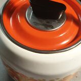 Vintage kettle in enamelled sheet metal