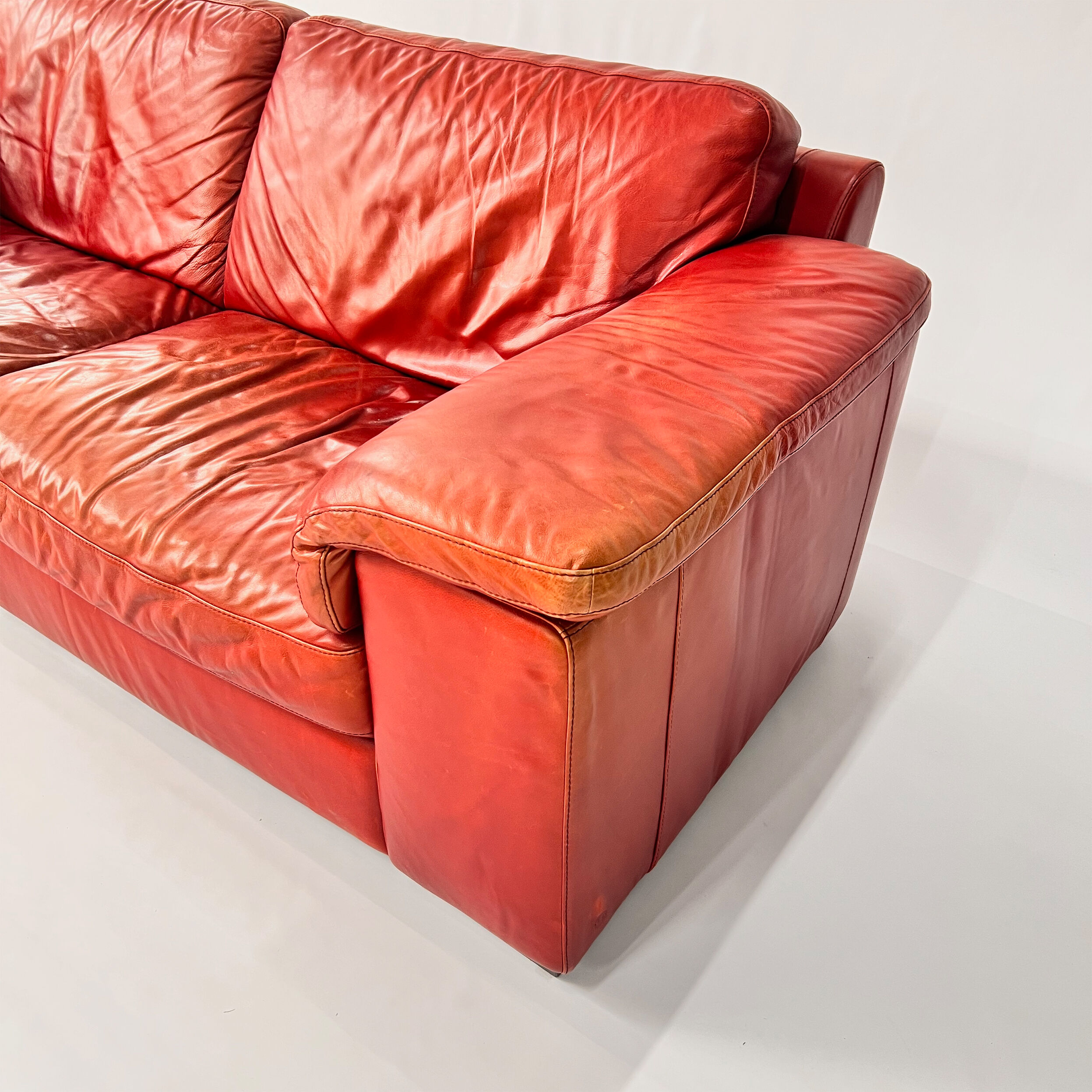 Postmodern italian leather sofa, 1980s