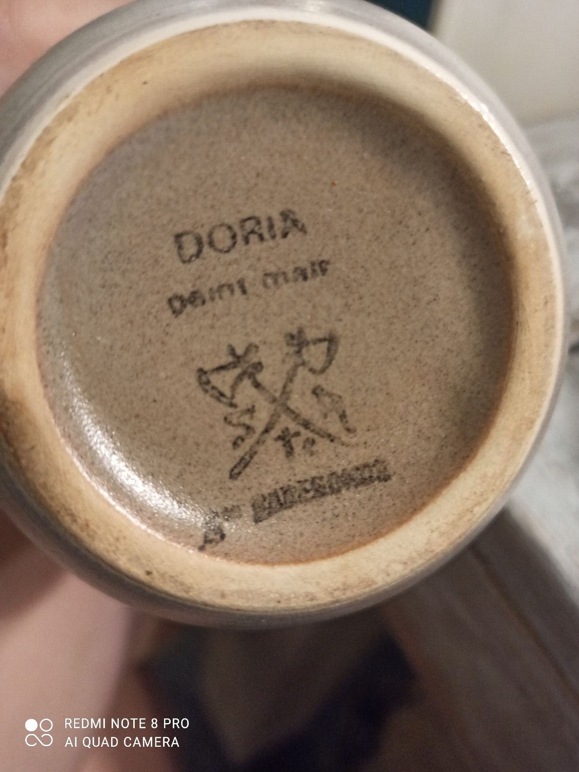Cafetière et ses deux tasses