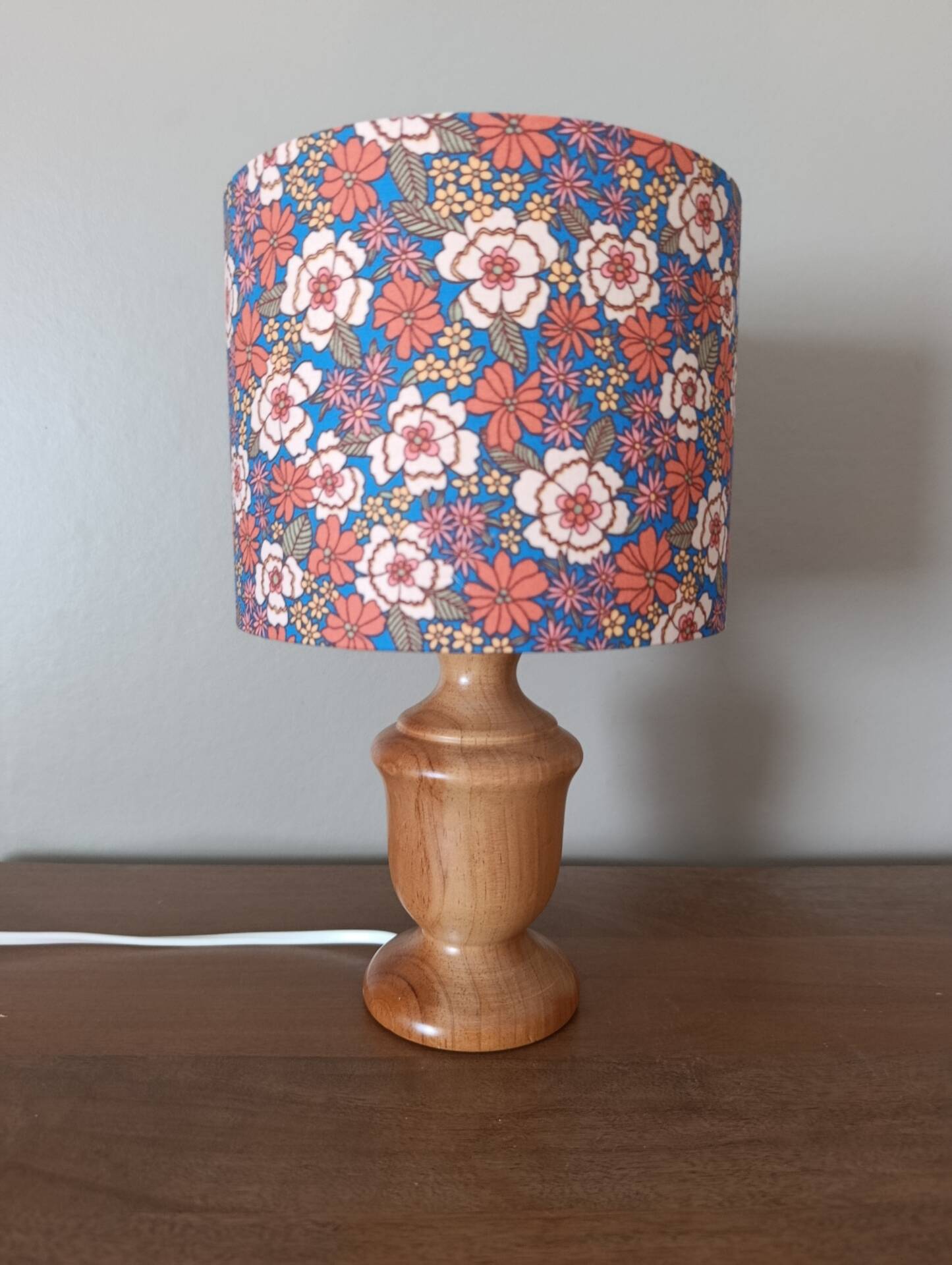 lampe bois vintage inspiration pop liberty/fleurs