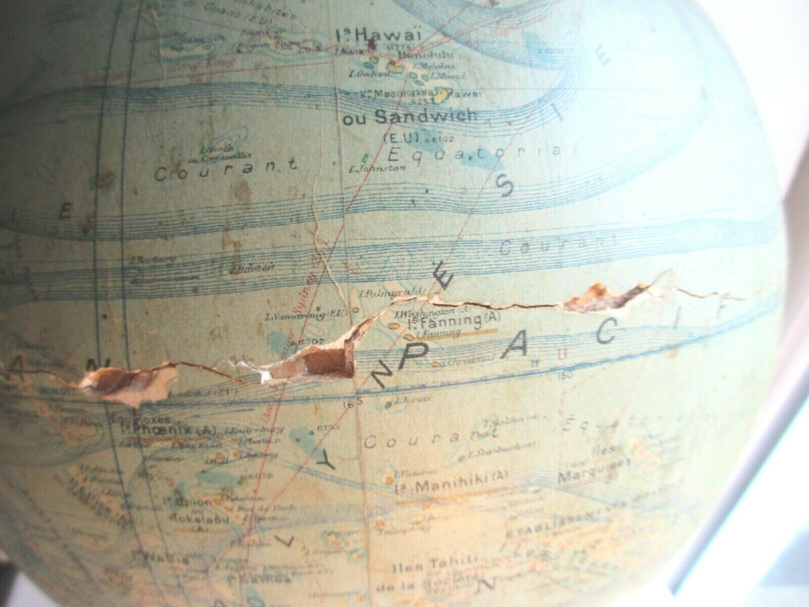 World map, Napoleon III Globe edited by FOREST, cast-iron tripod foot