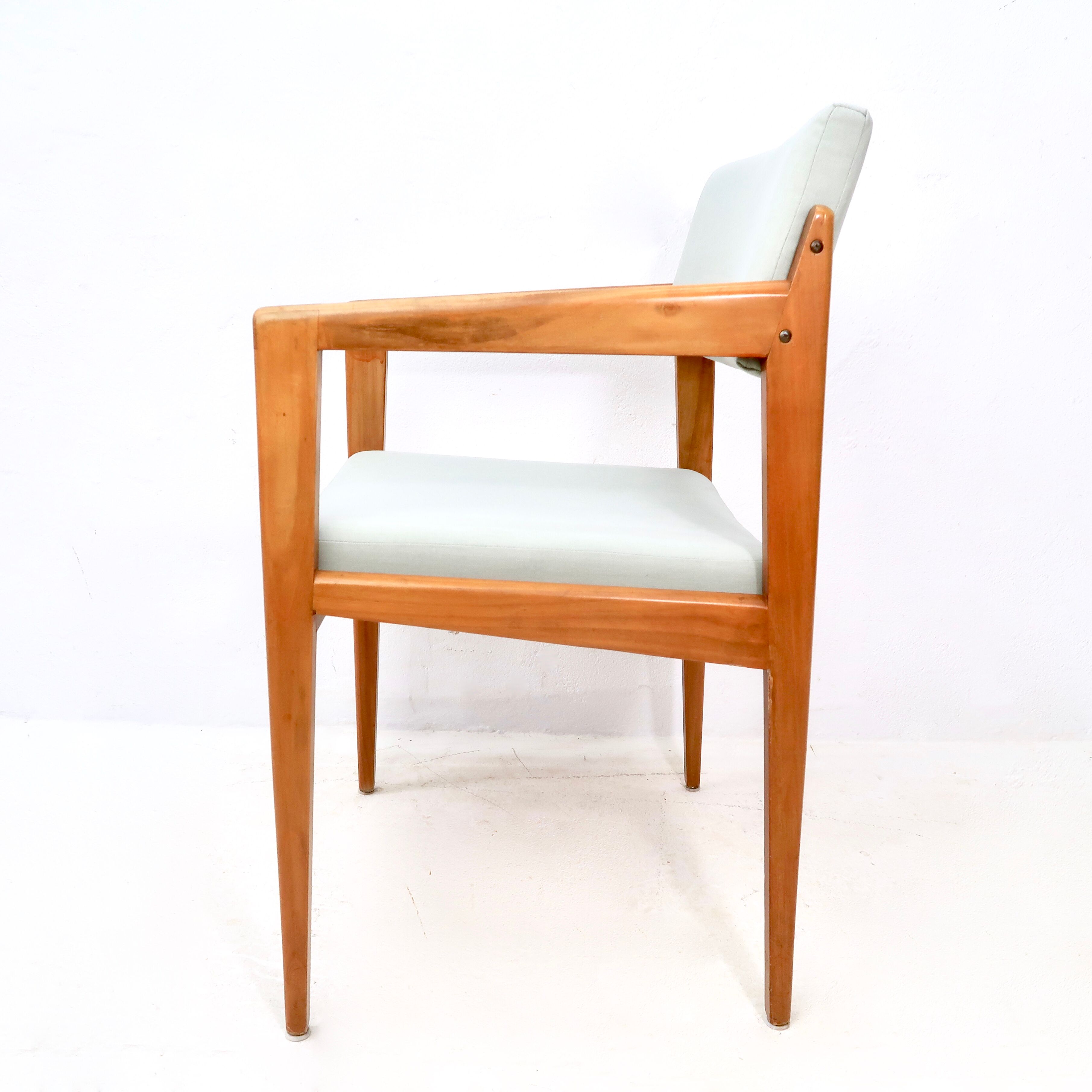 Set of five Dining Chairs by Thonet, 1960s