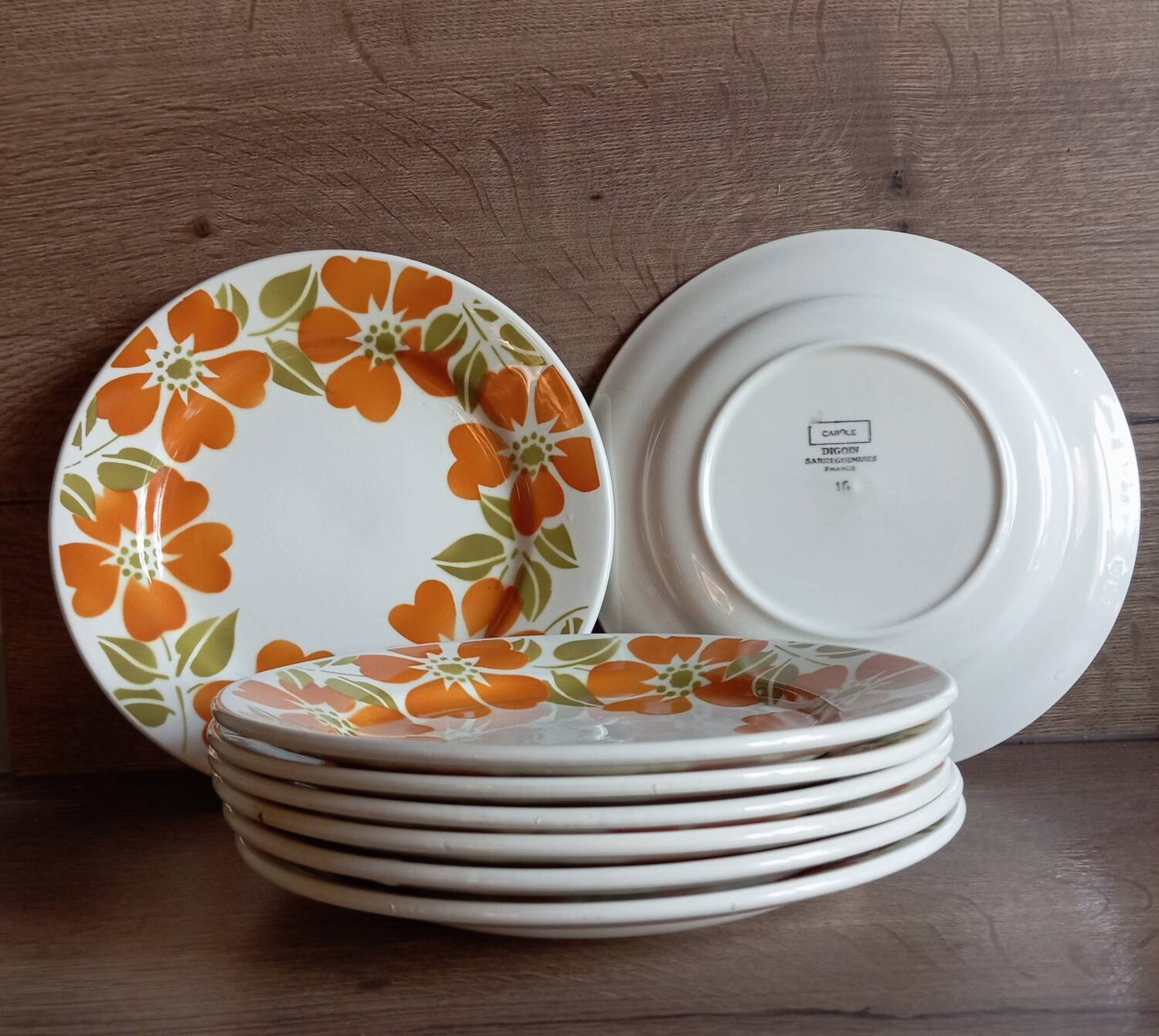 8 Digoin seventies floral dessert plates