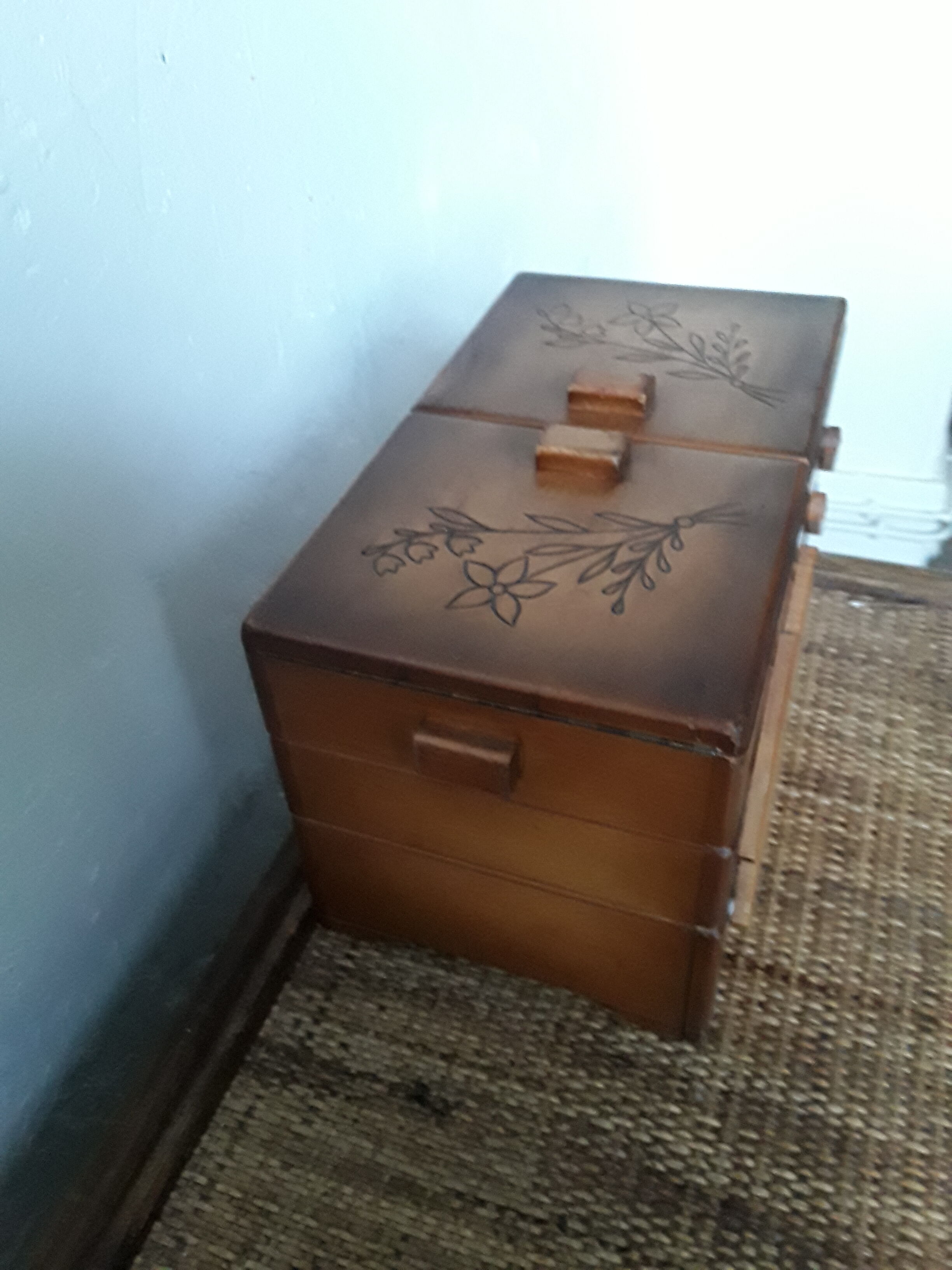 Boite à couture en bois vintage