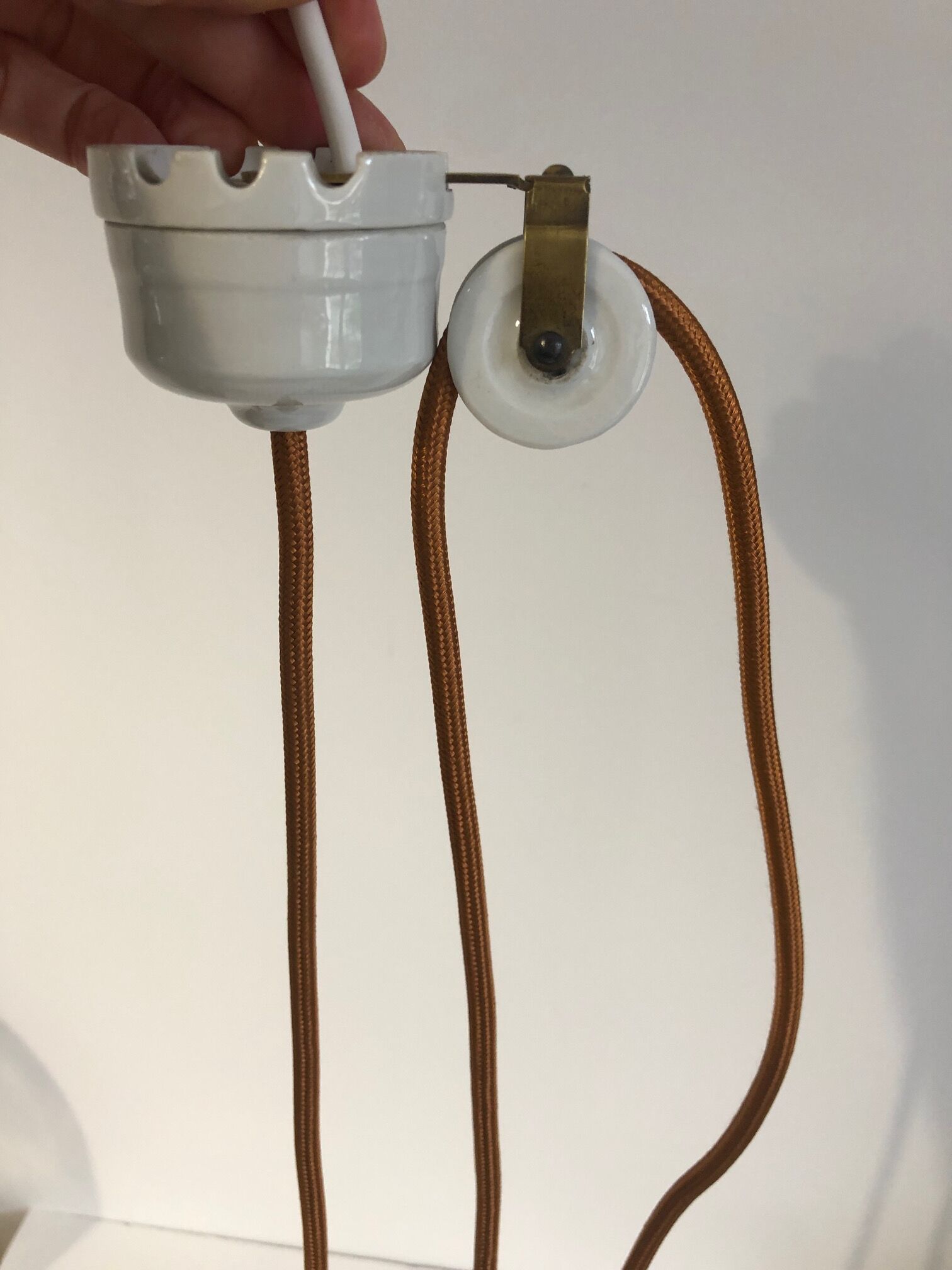 Suspension rises and falls in opaline