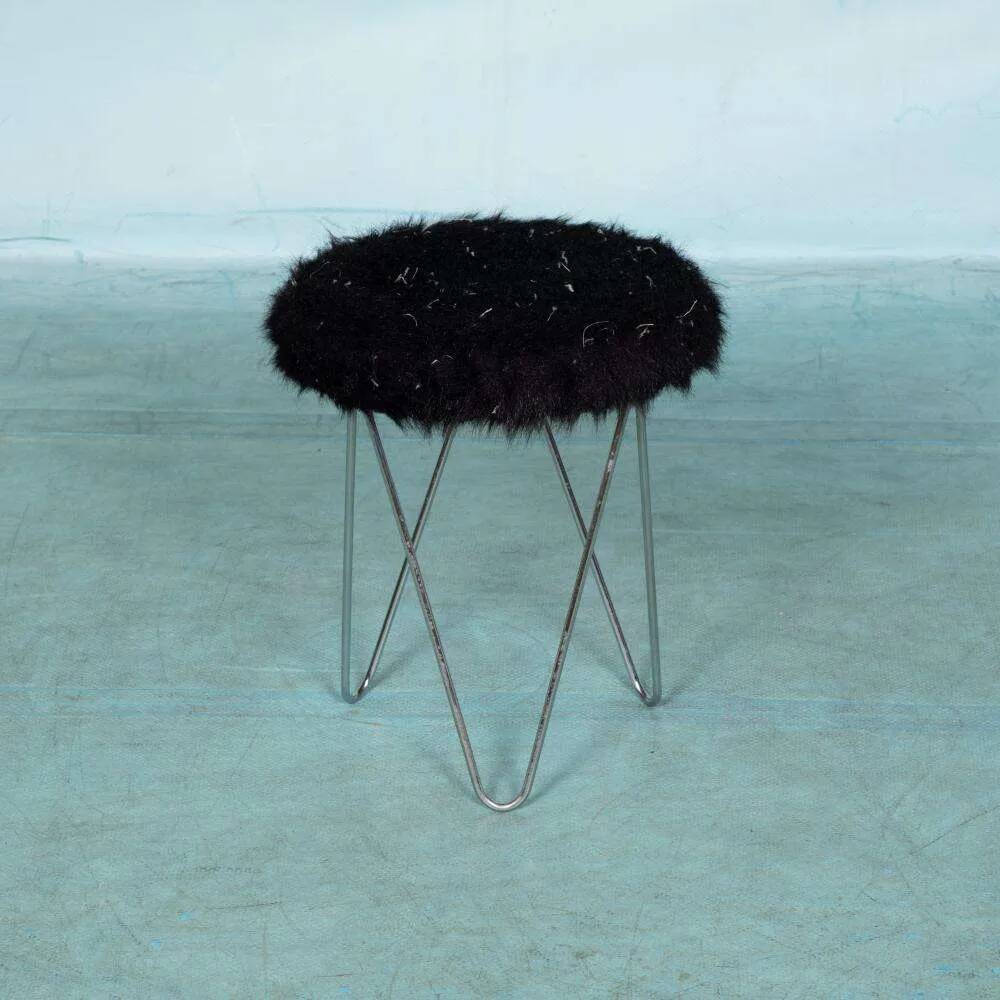 Hairpin stool in 1970s space style, fluffy stool