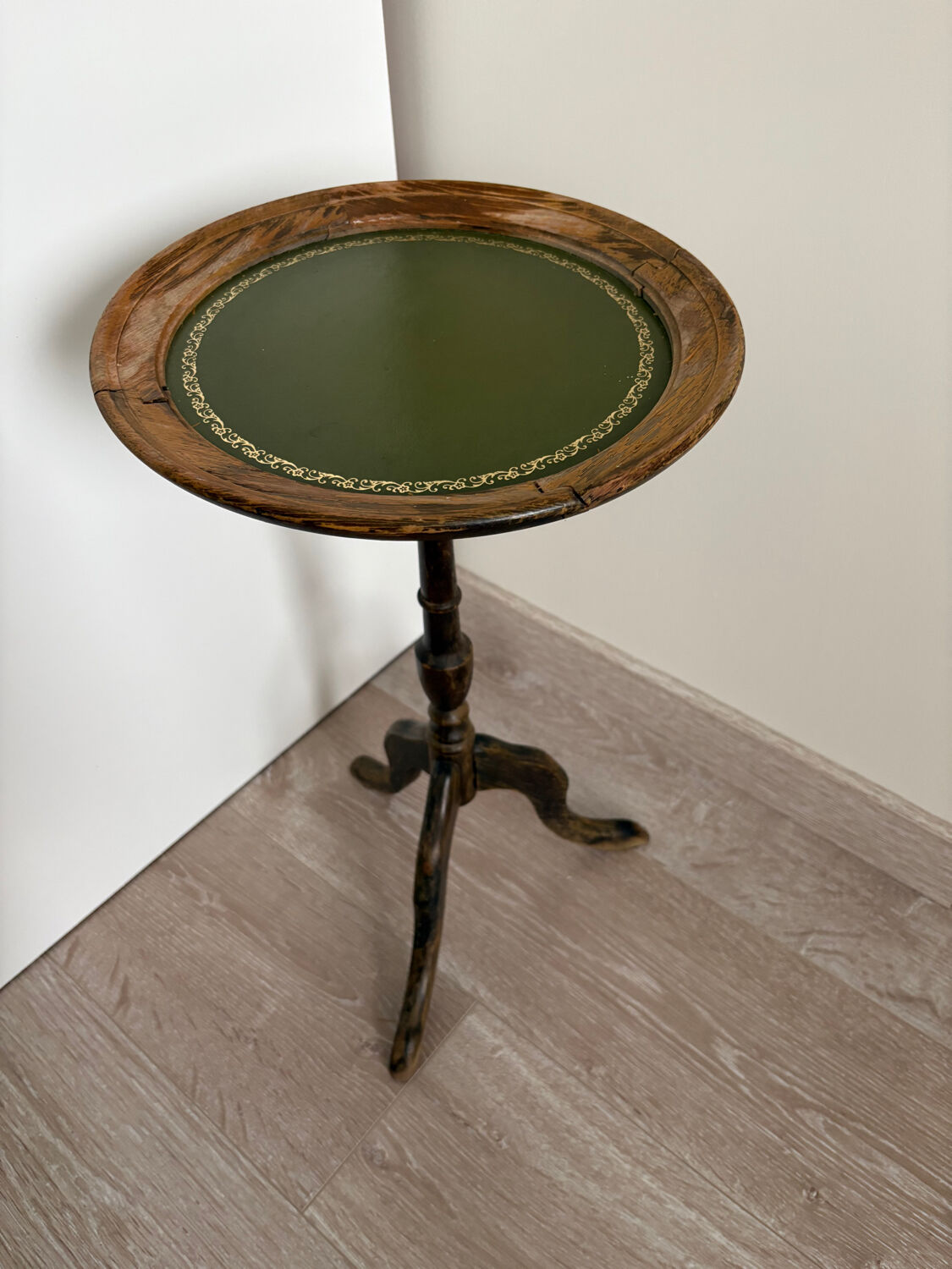 Antique wooden gueridon – green leather top with gold detailing – early 20th century