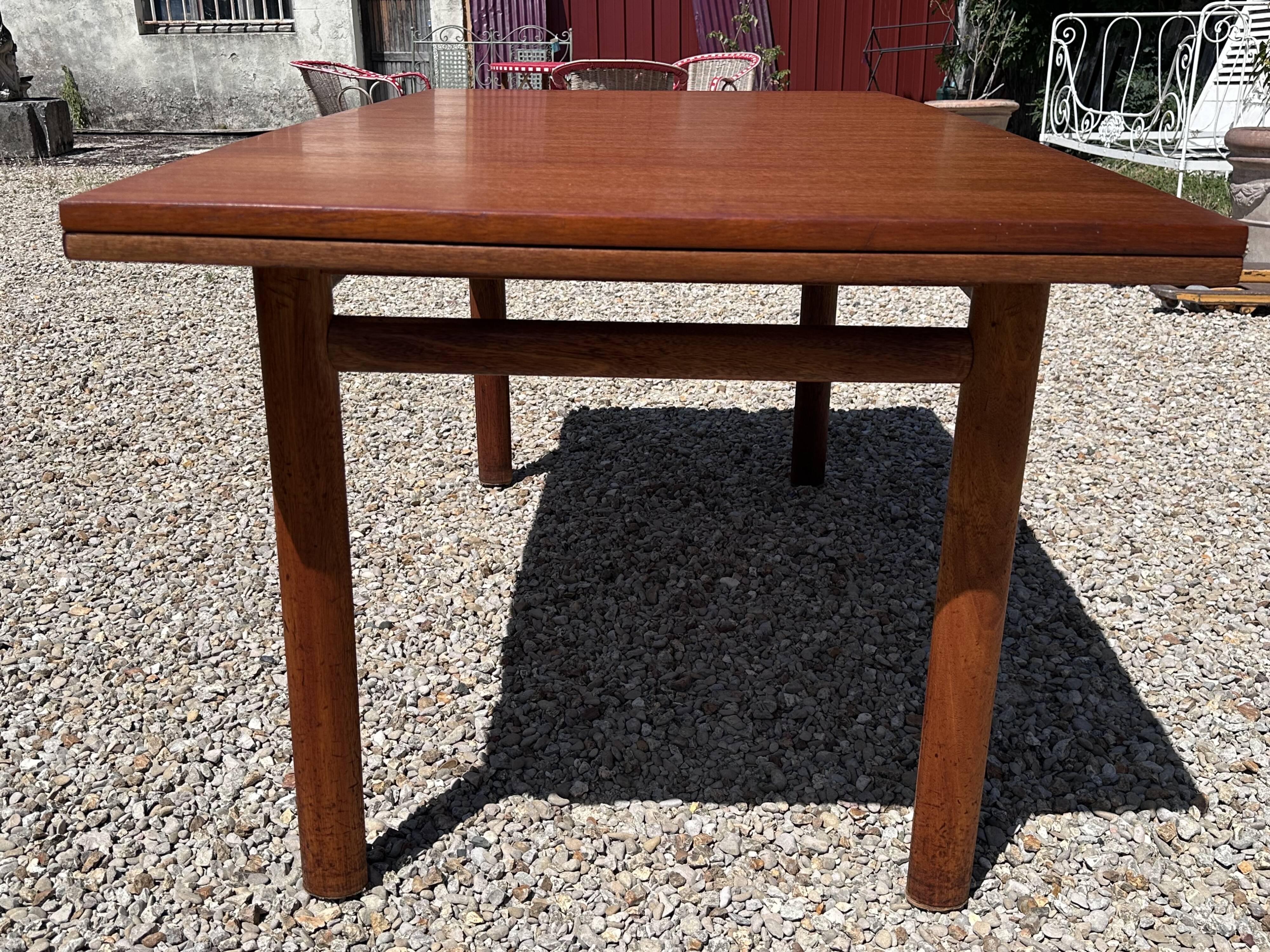 Scandinavian style extending teak table, French manufacture, 1960s