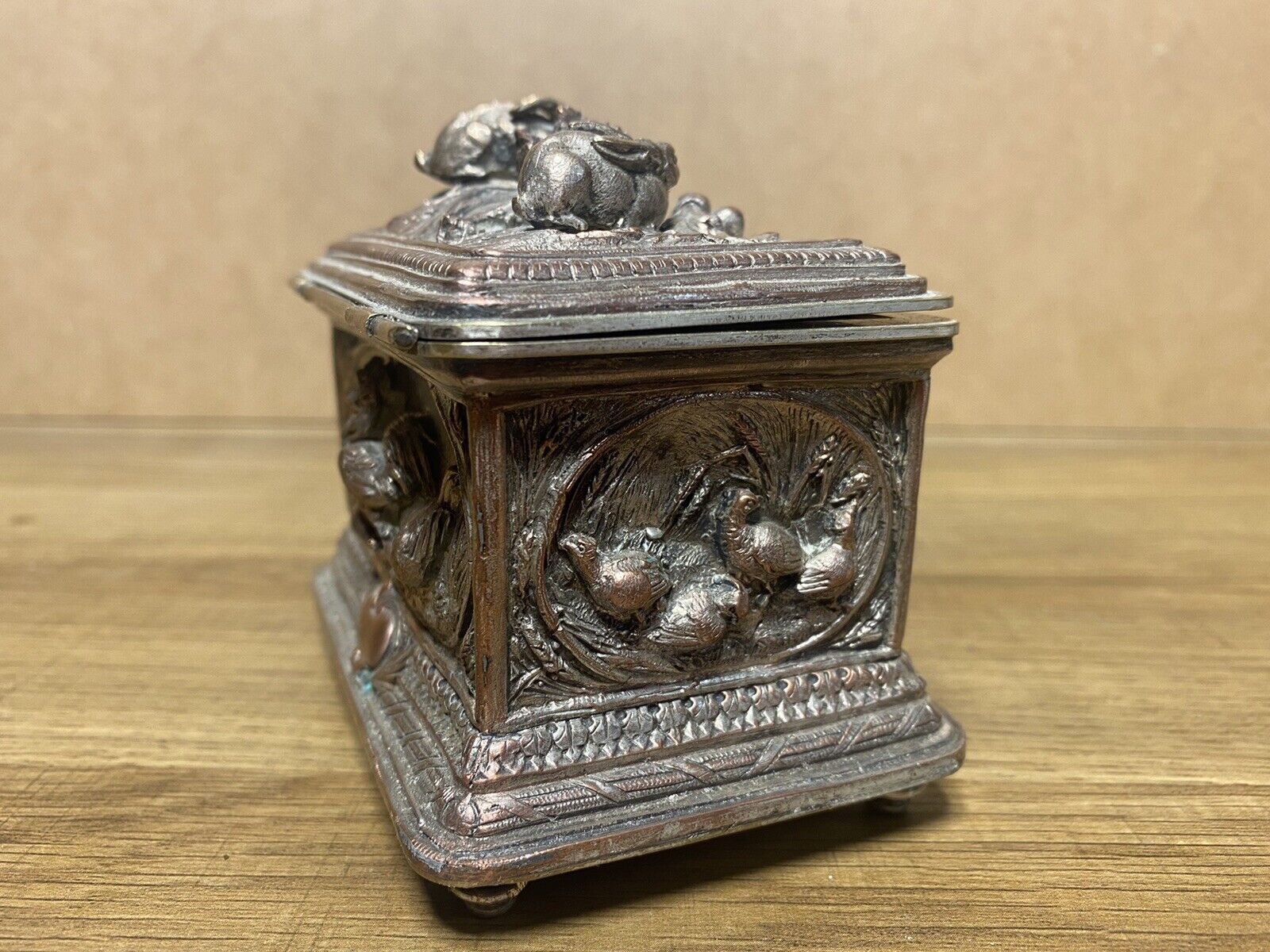Old signature silver bronze box box, decor hunting scenes