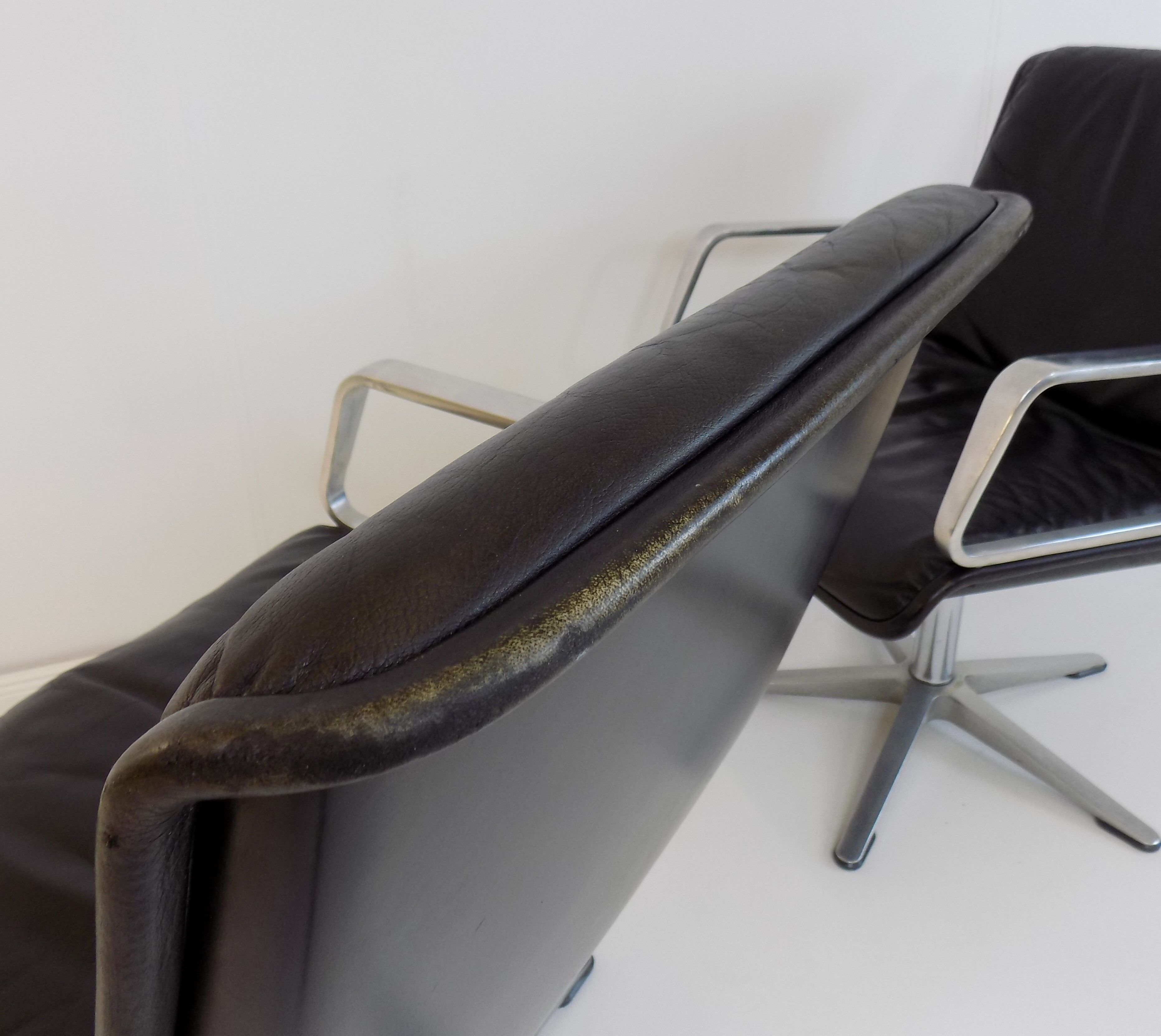 Ensemble de 2 chaises de bureau Wilkhahn Delta du groupe Delta