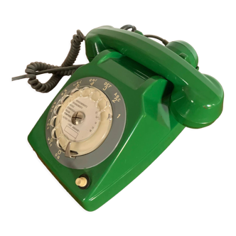 Vintage dial phone S63 green