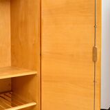 Armoire à deux portes conçue par Mojmír Požár, Tchécoslovaquie, années 1960.