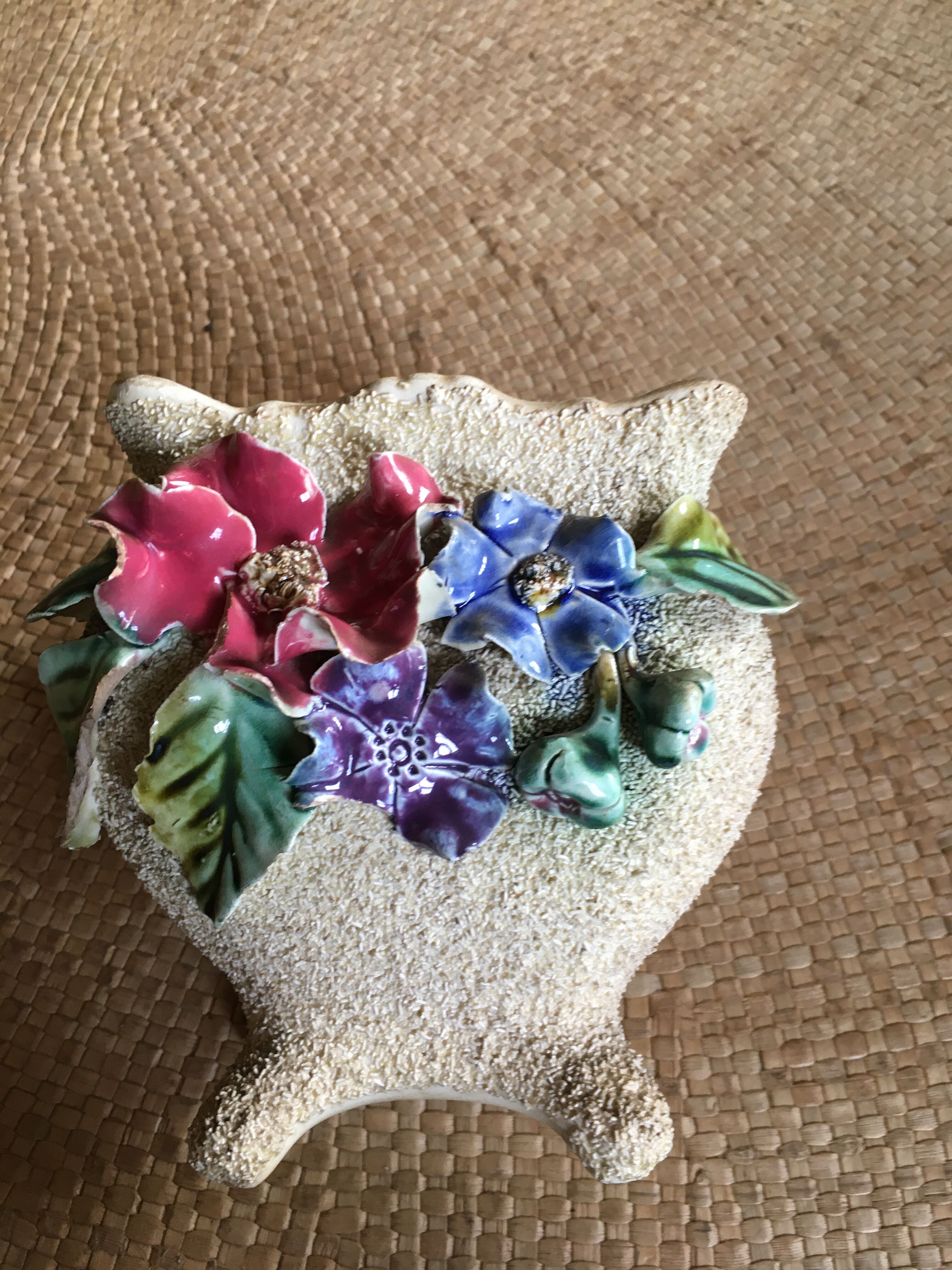 Cache pot in dabbling