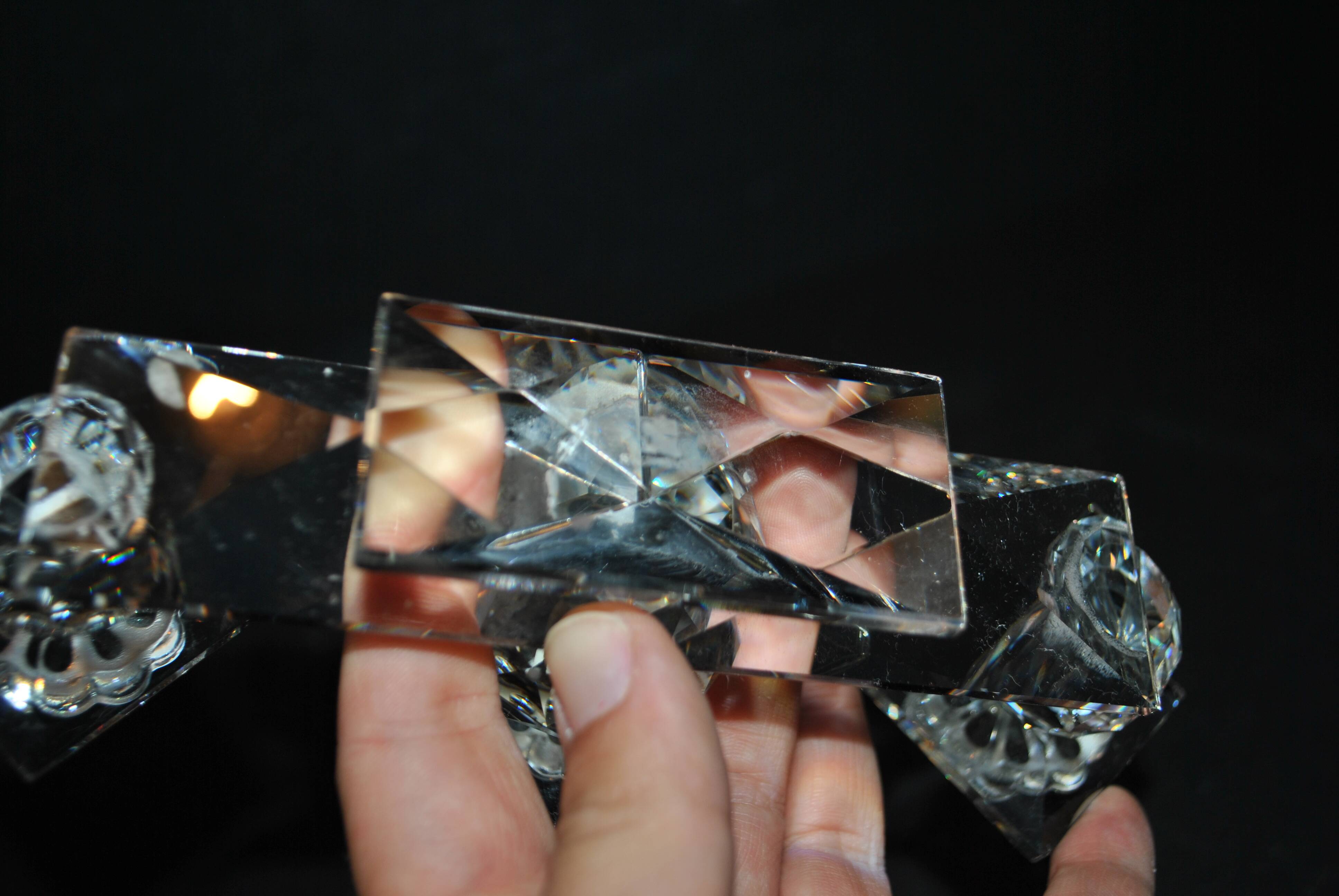 SWAROVSKI candle holder three candles in cut crystal signed 18.5 x 9 x 4cm