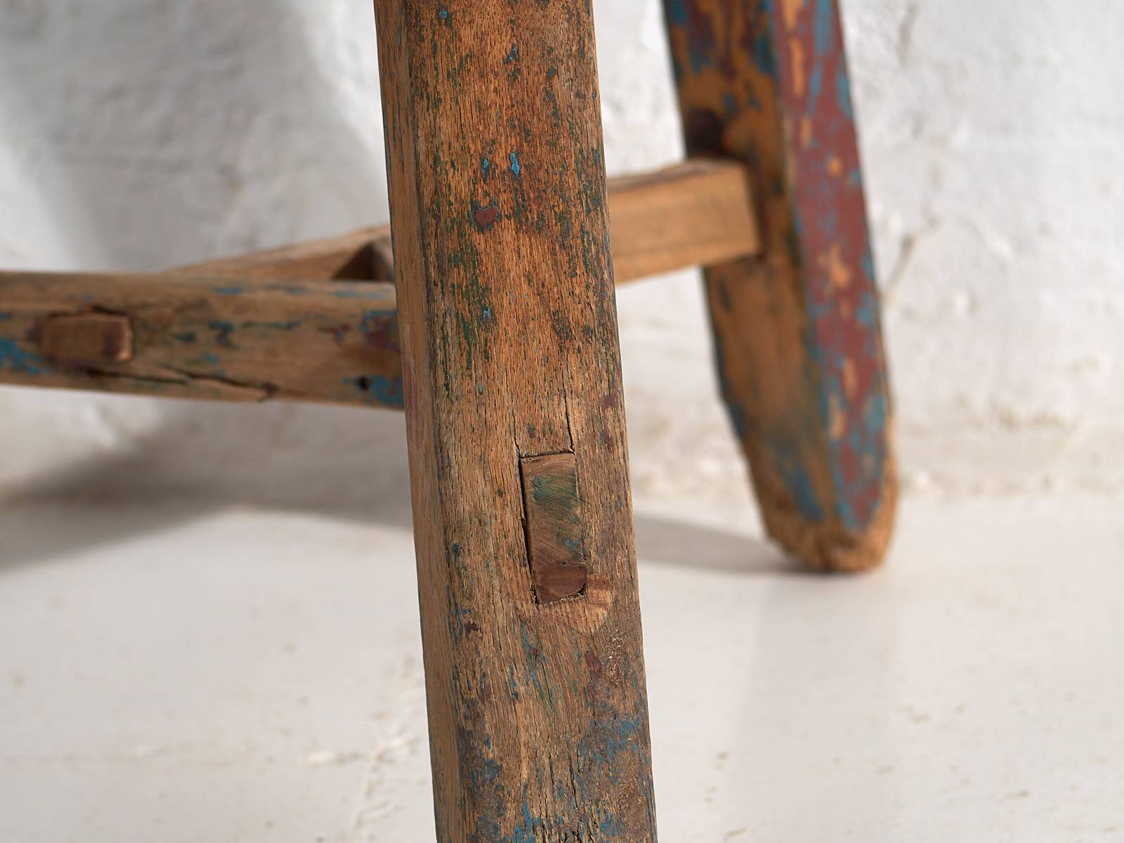 Ancien tabouret patiné bleu ciel (c.1900)