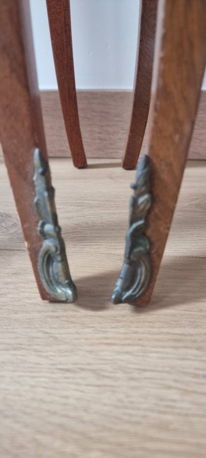Paire de petits chevets de style Louis XV