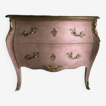 Commode Louis XV en bois massif rose patinée