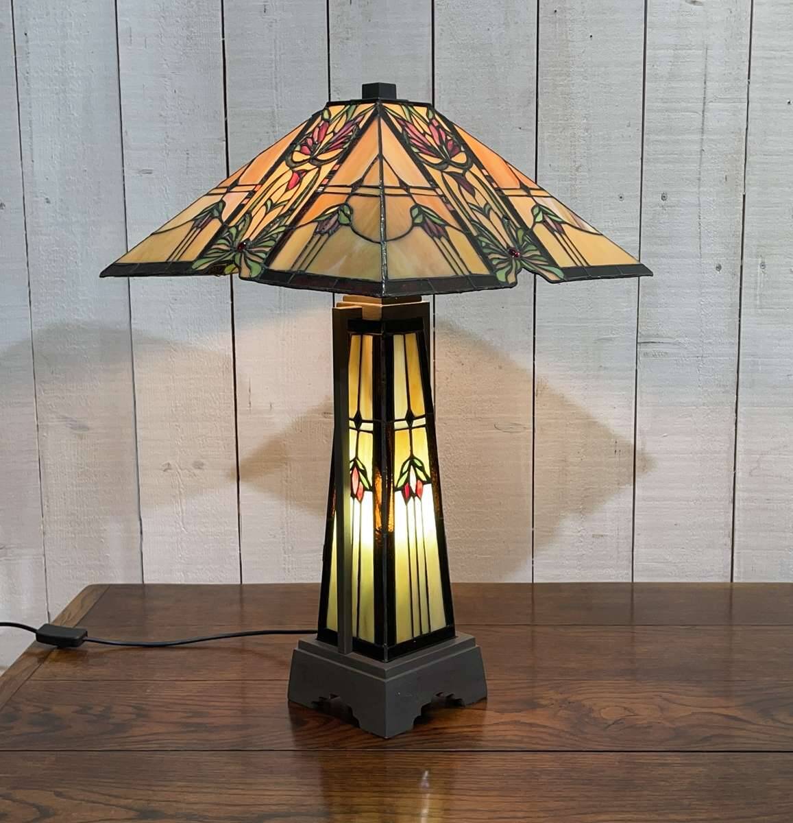 Modern Tiffany style lamp with Art Deco decor