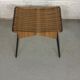 Tabouret repose pied en métal et rotin