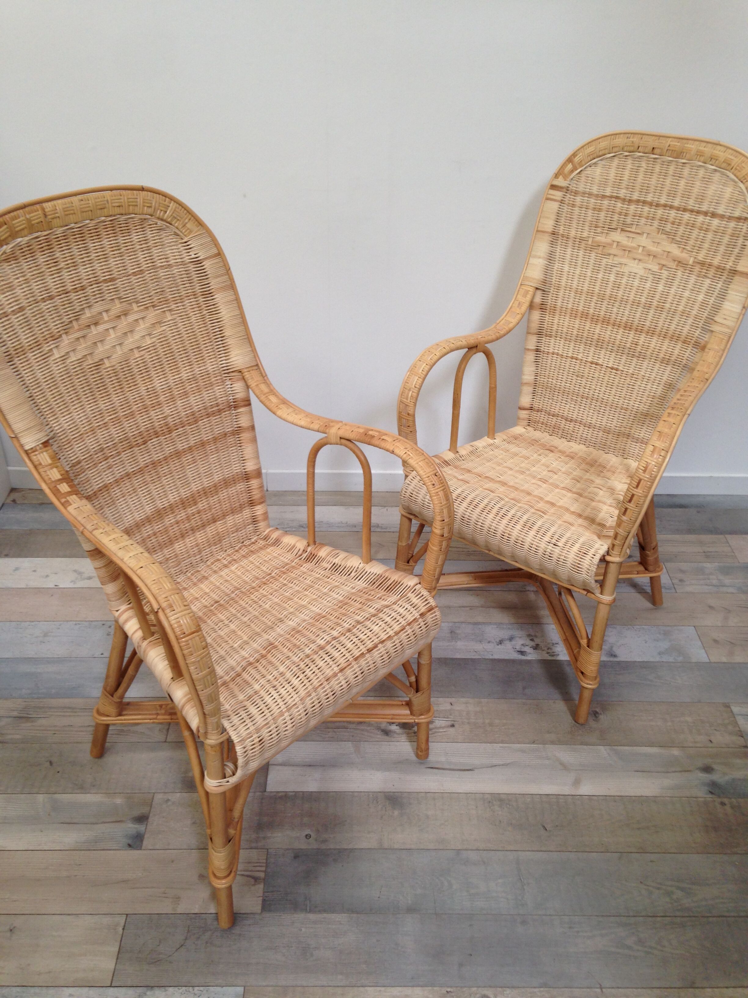 Paire de fauteuils en rotin