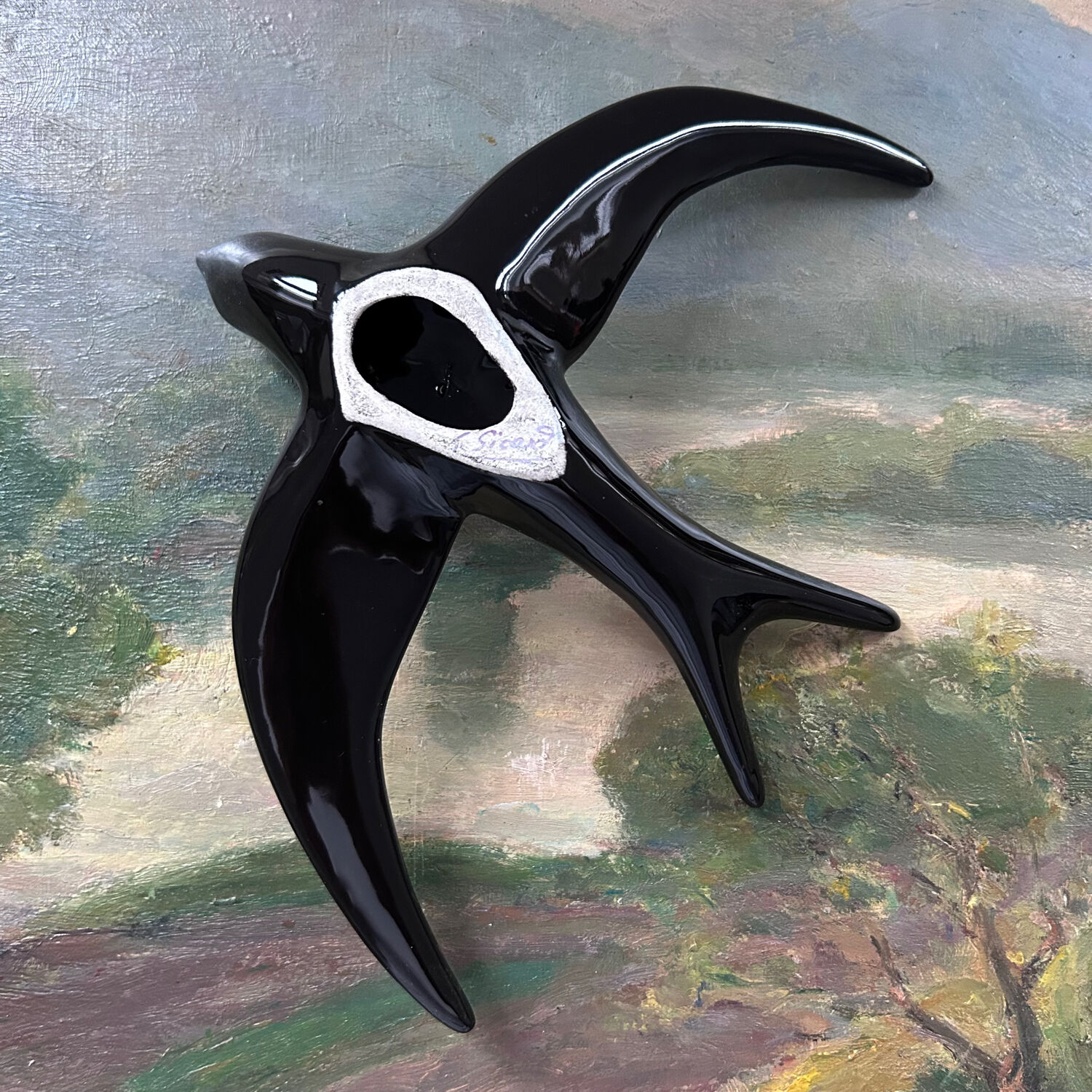 Ceramic swallow