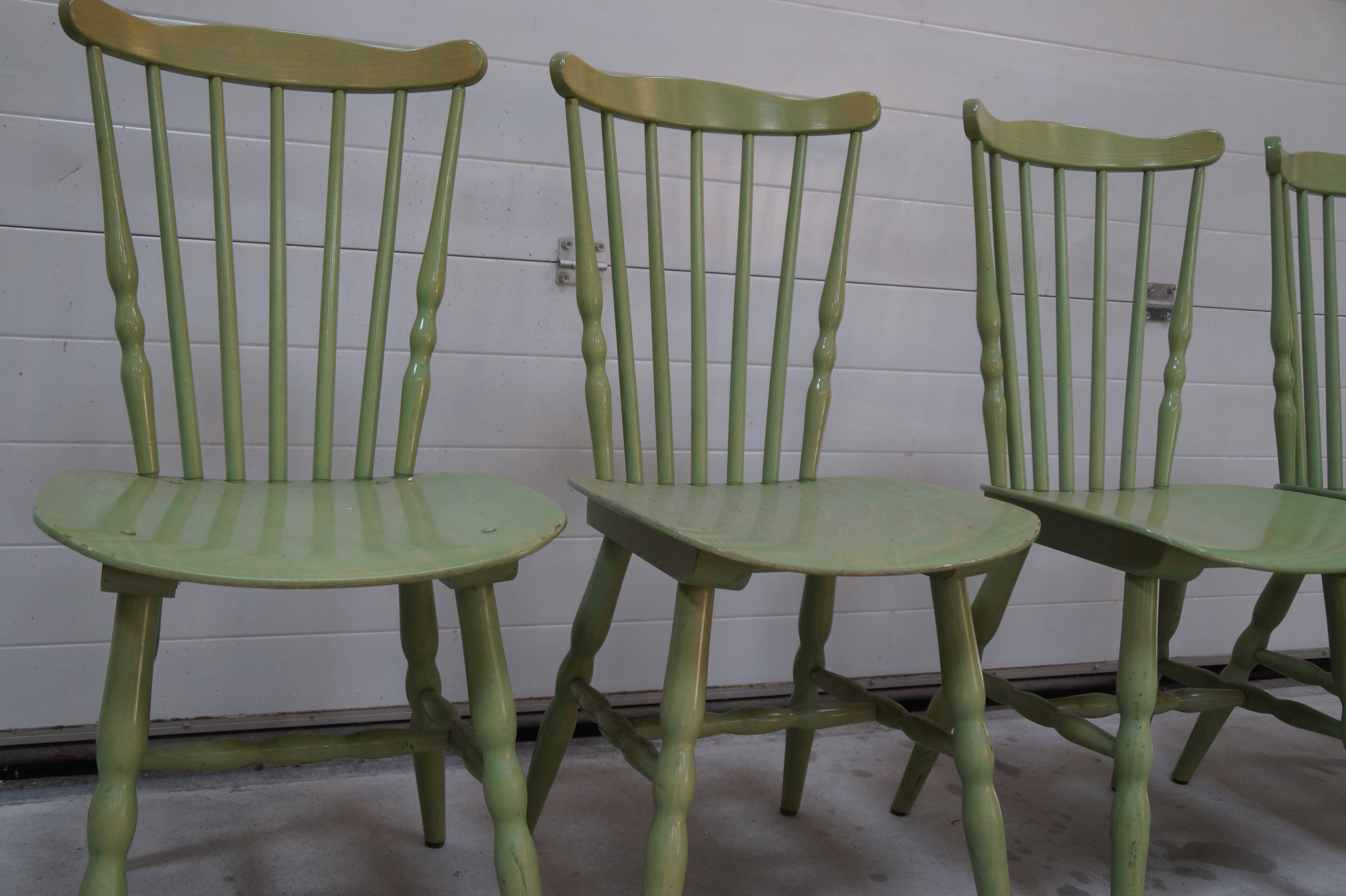 4 chairs baumann green