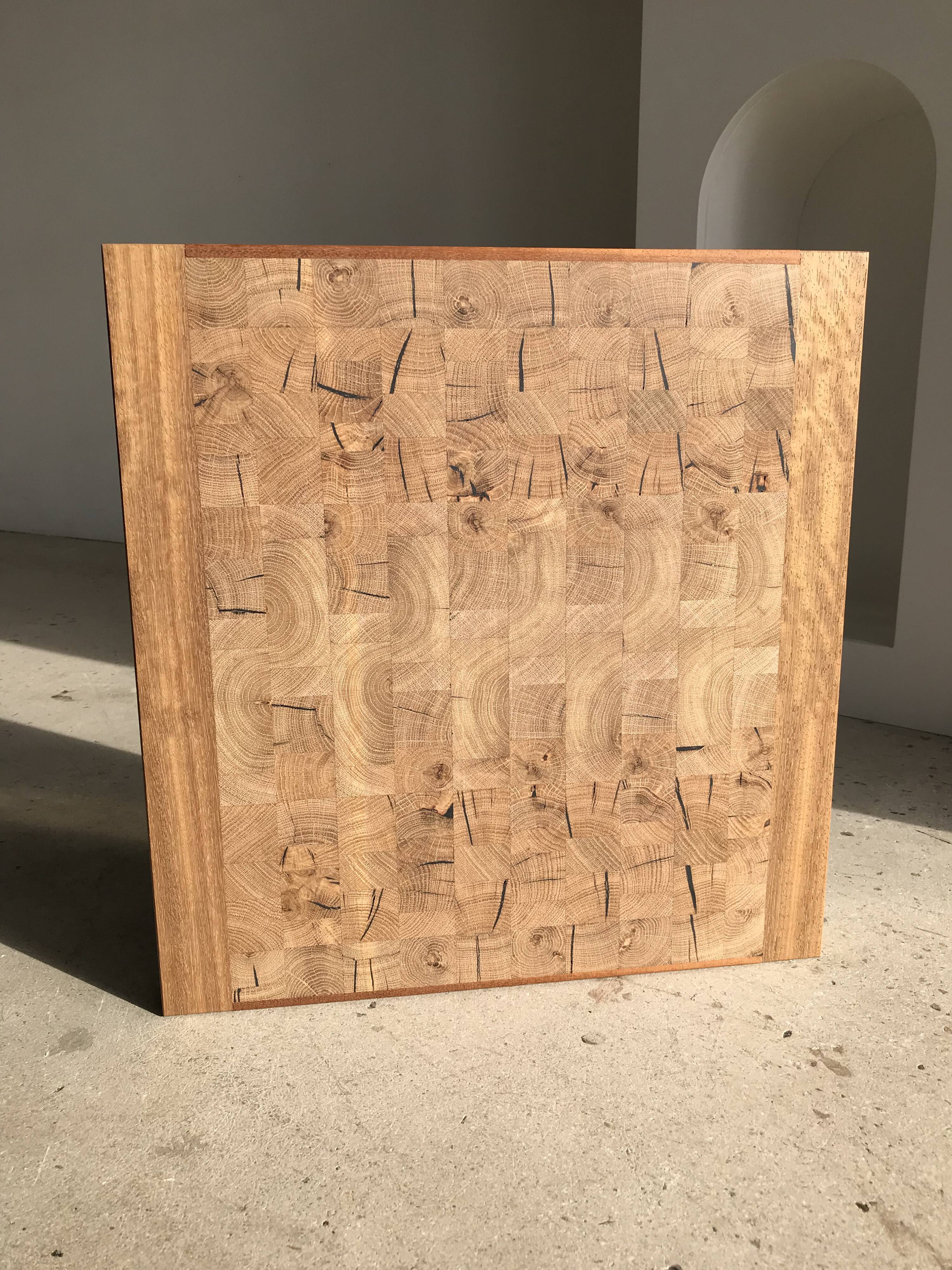 Decorative wooden top with checkerboard effect