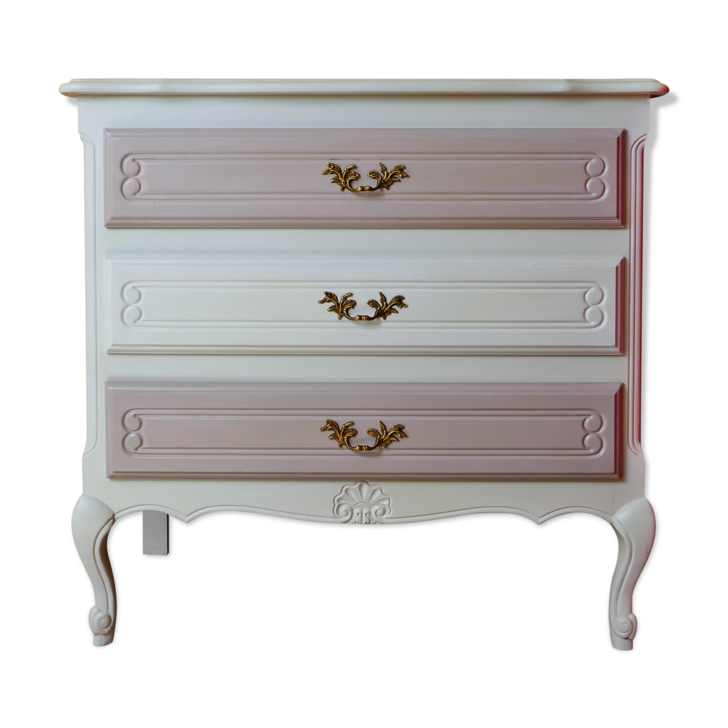 Dresser to the pastel colors and soft