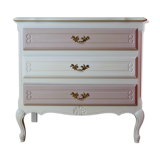 Dresser to the pastel colors and soft