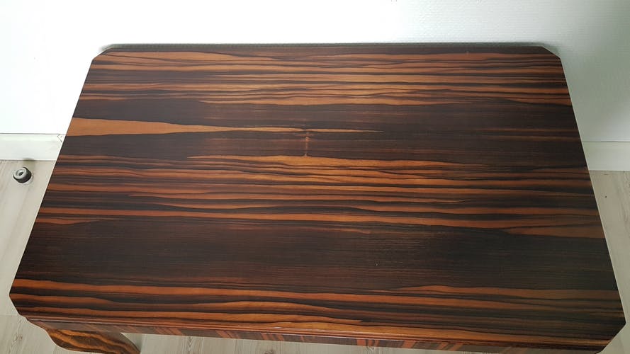 Excellent state macassar ebony bass table